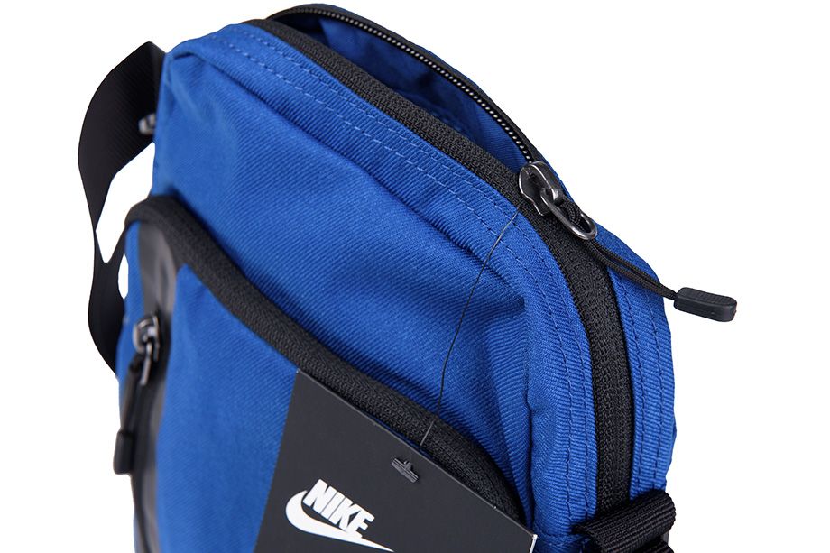 Nike Taška Ladvinka Core Small Items 3.0 BA5268 431 