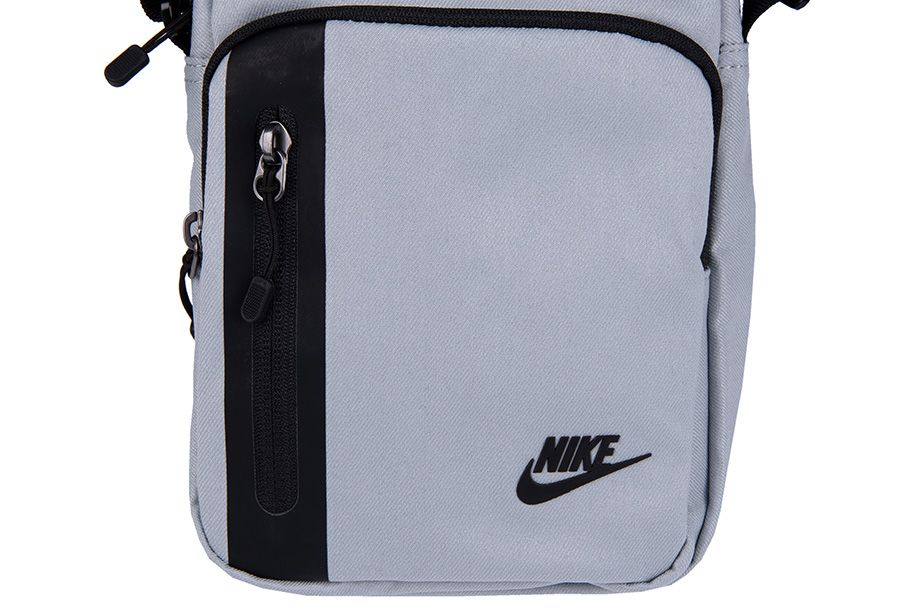  Nike Taška Ladvinka Core Small Items 3.0 BA5268 019 