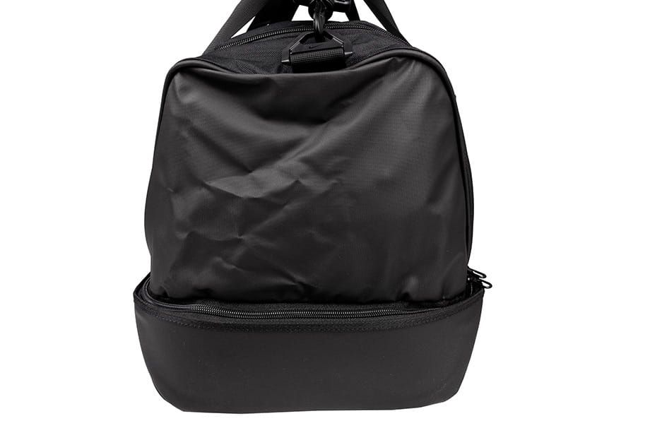 Nike Športová taška na zips Academy Team M Hardcase CU8096 010 OUTLET Nike Športová taška na zips Academy Team M Hardcase CU8096 010 OUTLET