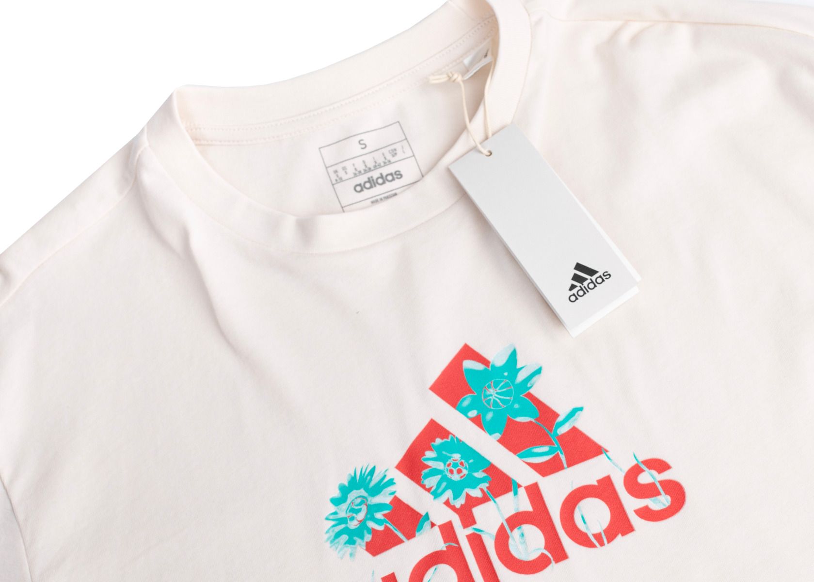 adidas Dámske tričko Flower Pack Badge of Sport IT1421