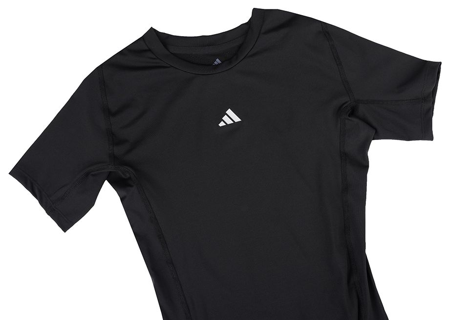 adidas Pánske tričko Techfit Short Sleeve Tee JP4674 adidas Pánske tričko Techfit Short Sleeve Tee JP4674