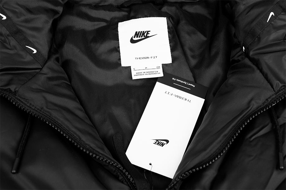 Nike Dámska bunda Nsw Tf Rpl Classic Tape Jkt DJ6997 010 Nike Dámska bunda Nsw Tf Rpl Classic Tape Jkt DJ6997 010