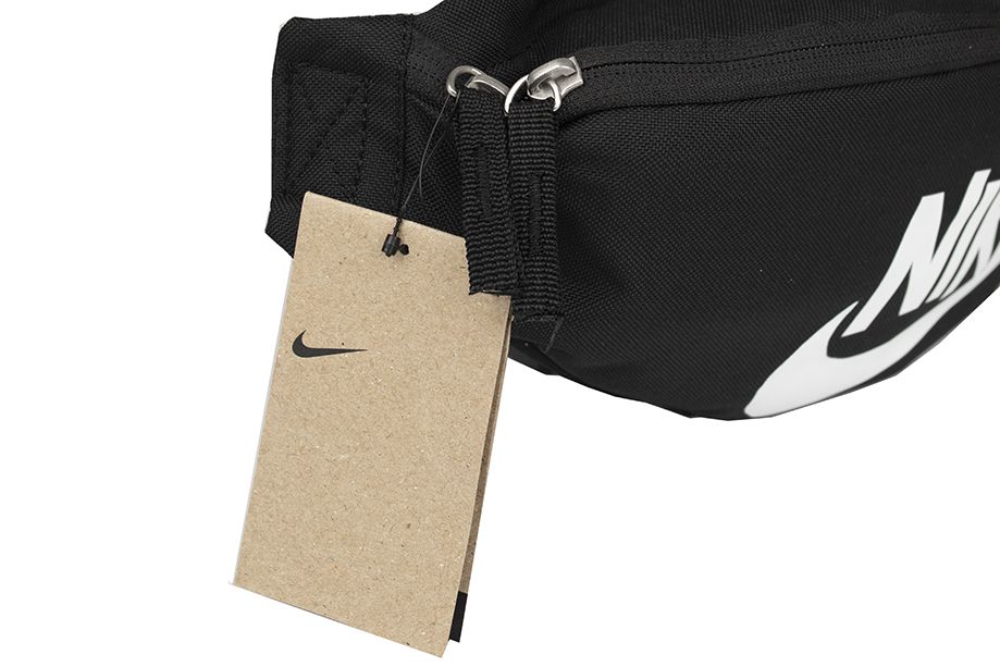 Nike športová ľadvinka Heritage DQ5727 010 Nike športová ľadvinka Heritage DQ5727 010