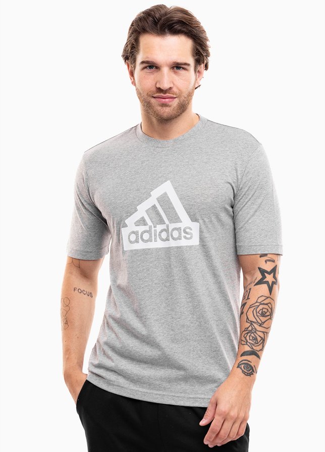adidas Pánske tričko Modern Essentials Graphic IW2648 adidas Pánske tričko Modern Essentials Graphic IW2648